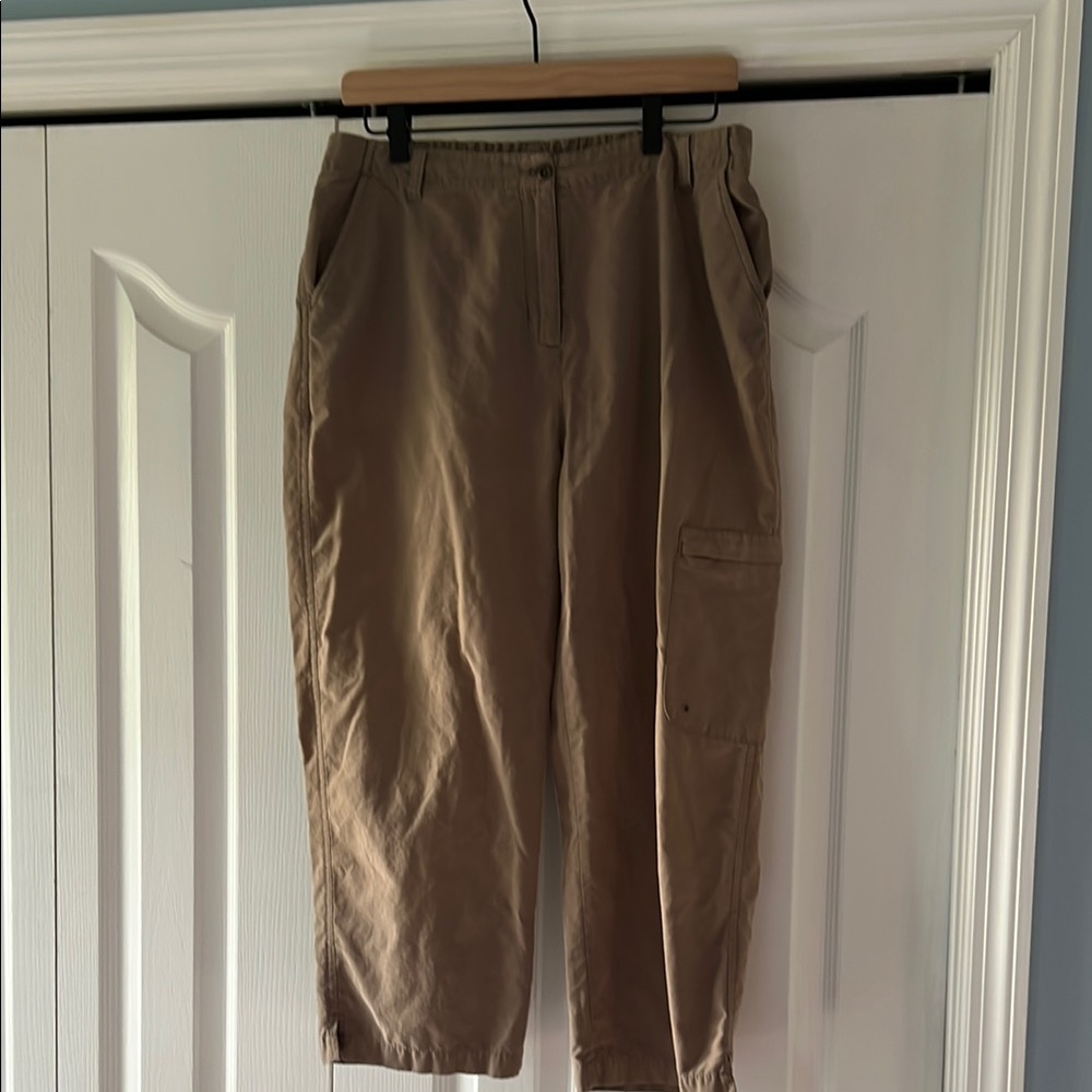 Woolrich Tan Cargo Capri Pants